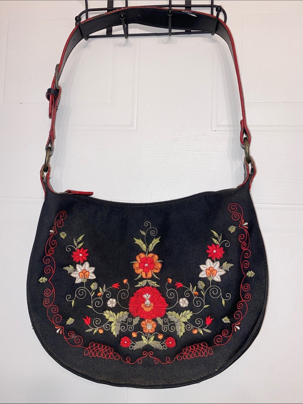 Avon Vintage Embroidered Floral Black shoulder bag